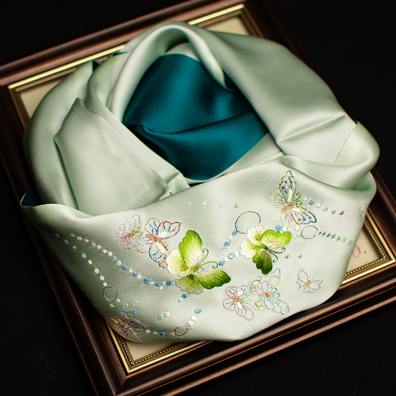 Embroidery Gift - Lenço de Seda Pura com Bordado